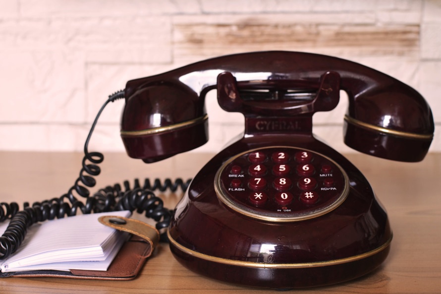 vintage-communication-dialer-telephone-large